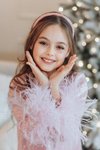 Празнична розова рокля за момиче с пайети и пера